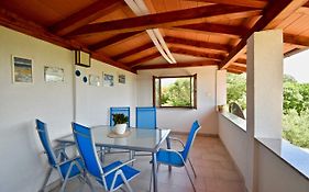 Relaxing Holiday House With Terrace Sea View
