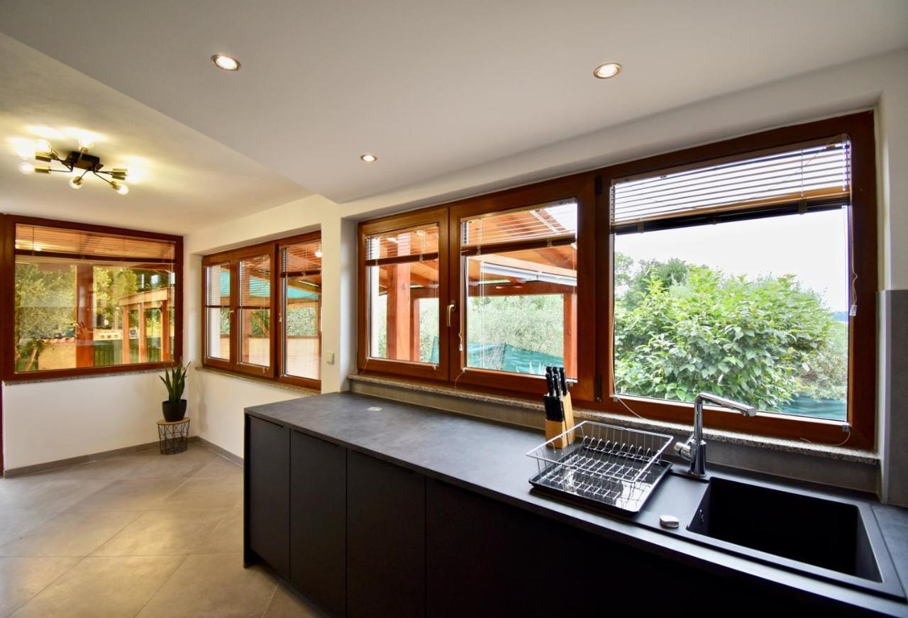 Relaxing Holiday House With Terrace Sea View Medulin Exterior foto
