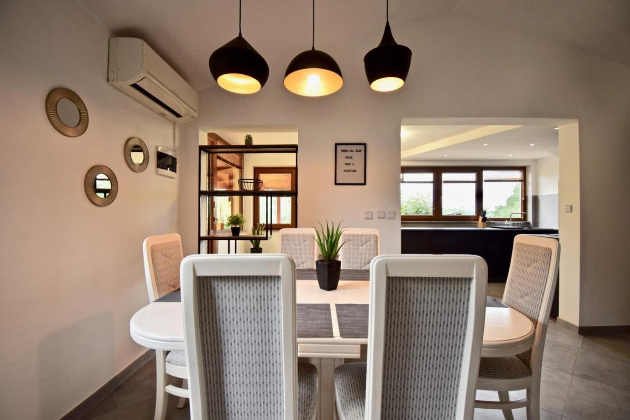 Relaxing Holiday House With Terrace Sea View Medulin Exterior foto