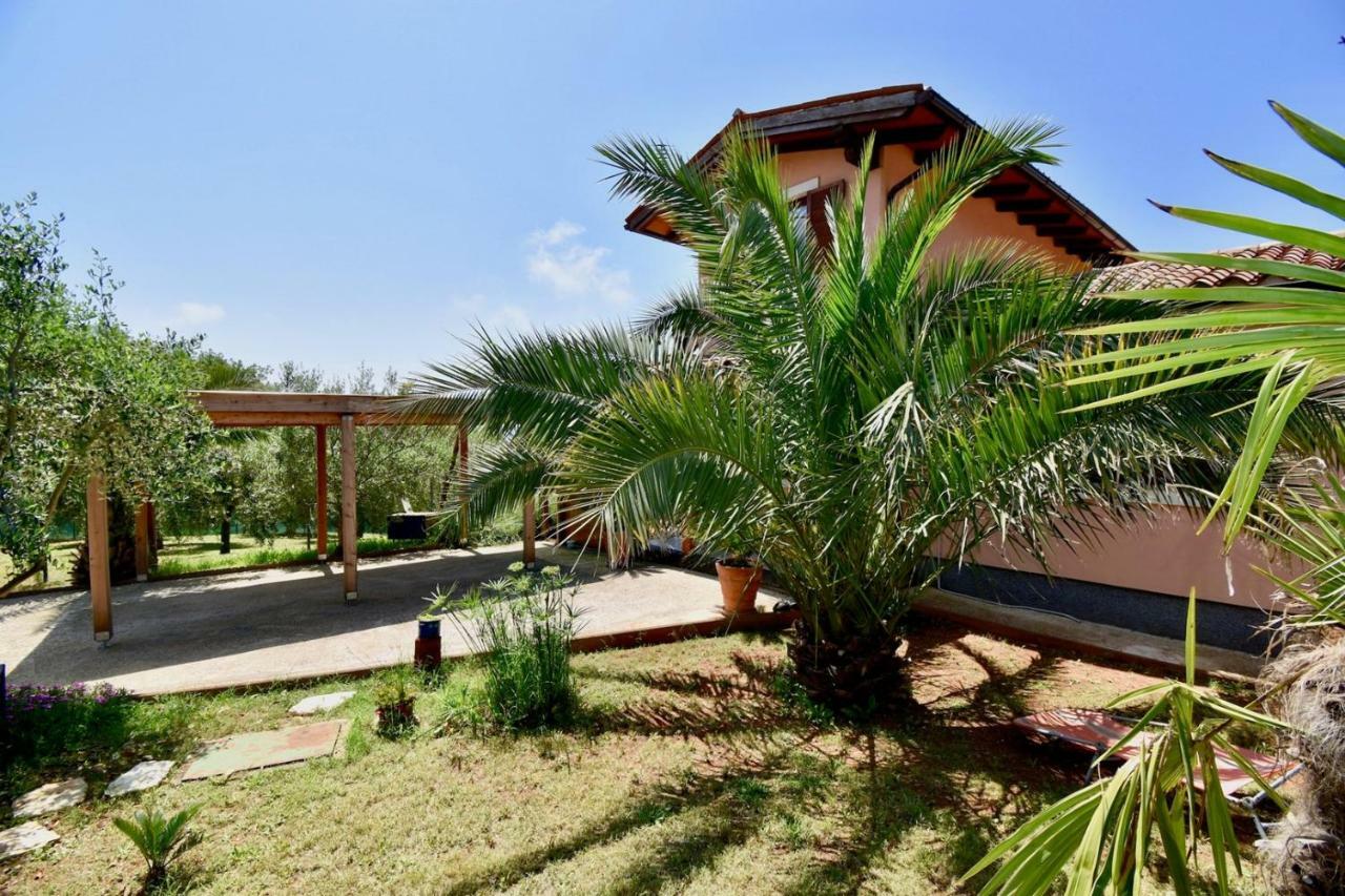 Relaxing Holiday House With Terrace Sea View Medulin Exterior foto